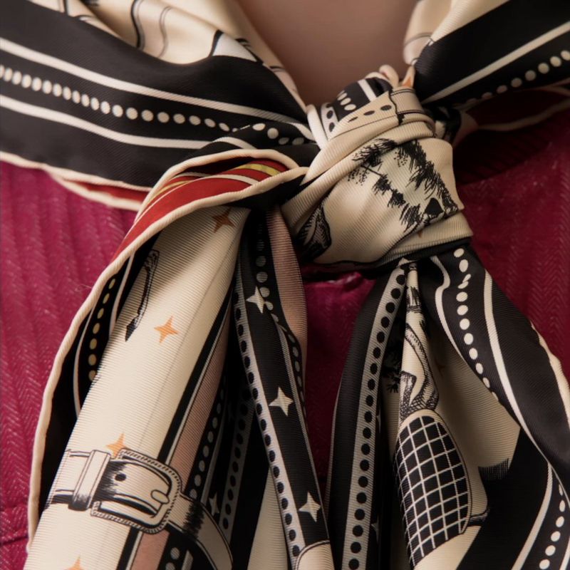 Bandana En Soie Neuve 'Cheval Et Calèche', Motif Tulipe, Avec étiquette