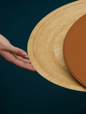 Les Necessaires d'Hermès "hide-and-seek" stool-table, large model, View: Worn, worn, view 5 of 5