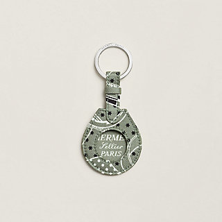 apple-airtag-hermes-key-ring-