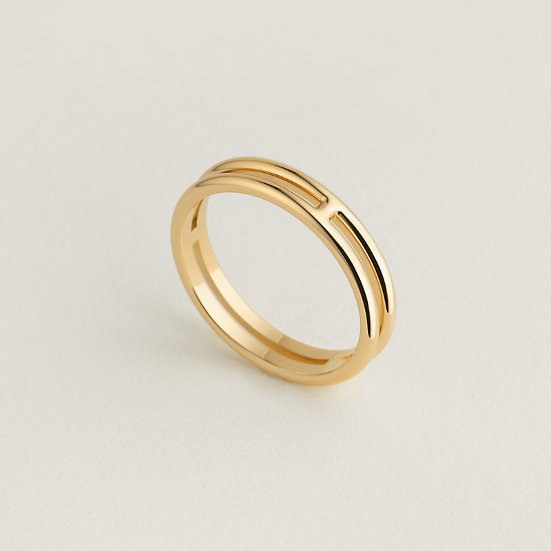 Ariane wedding band