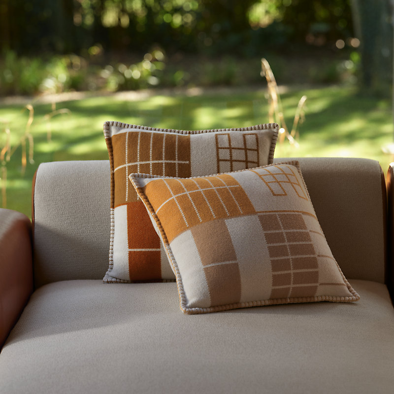 Atelier d'Artiste pillow