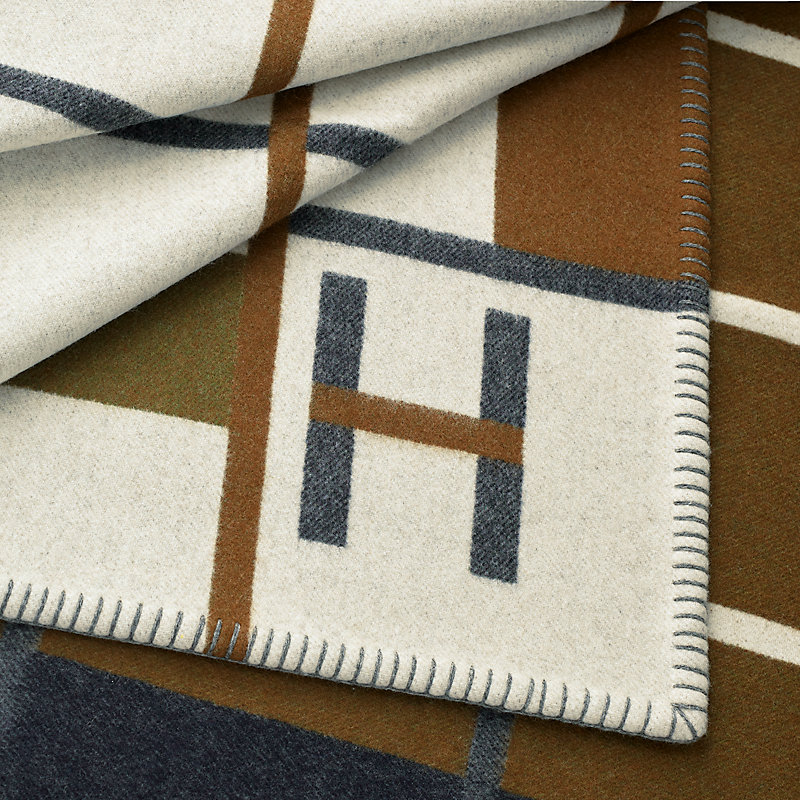 Avalon Clairiere Square blanket