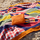 View: Worn, Balles au Bond beach towel