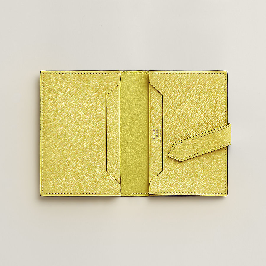 Bearn card holder