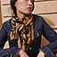 View: Worn, Bouclerie Moderne en Casaques giant triangle
