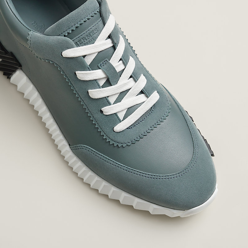 Bouncing sneaker