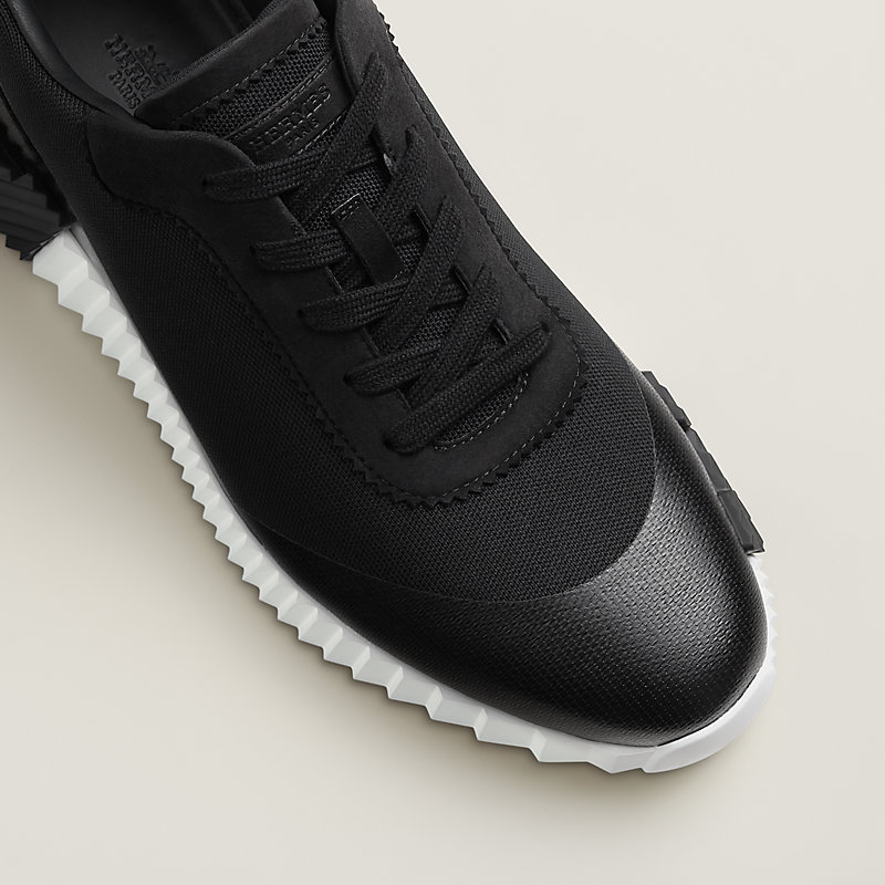 Bouncing sneaker