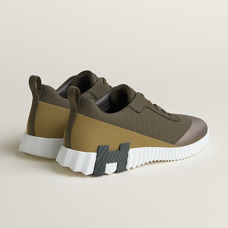 Bouncing sneaker