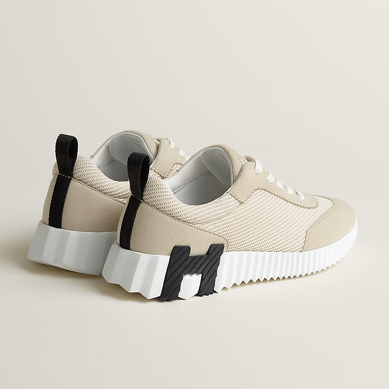 Bouncing sneaker