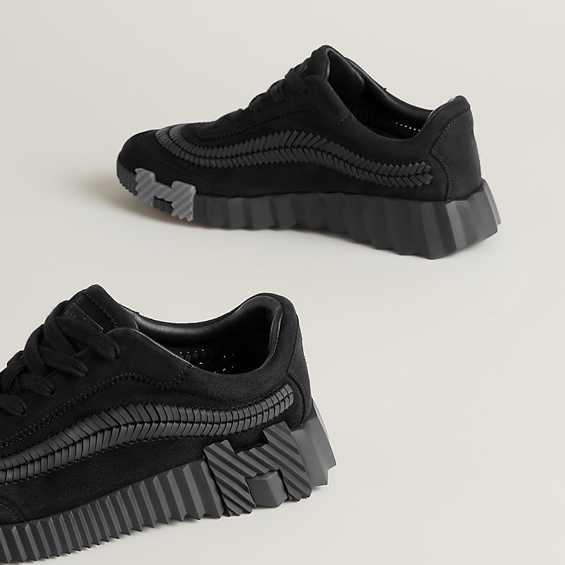 Bouncing sneaker