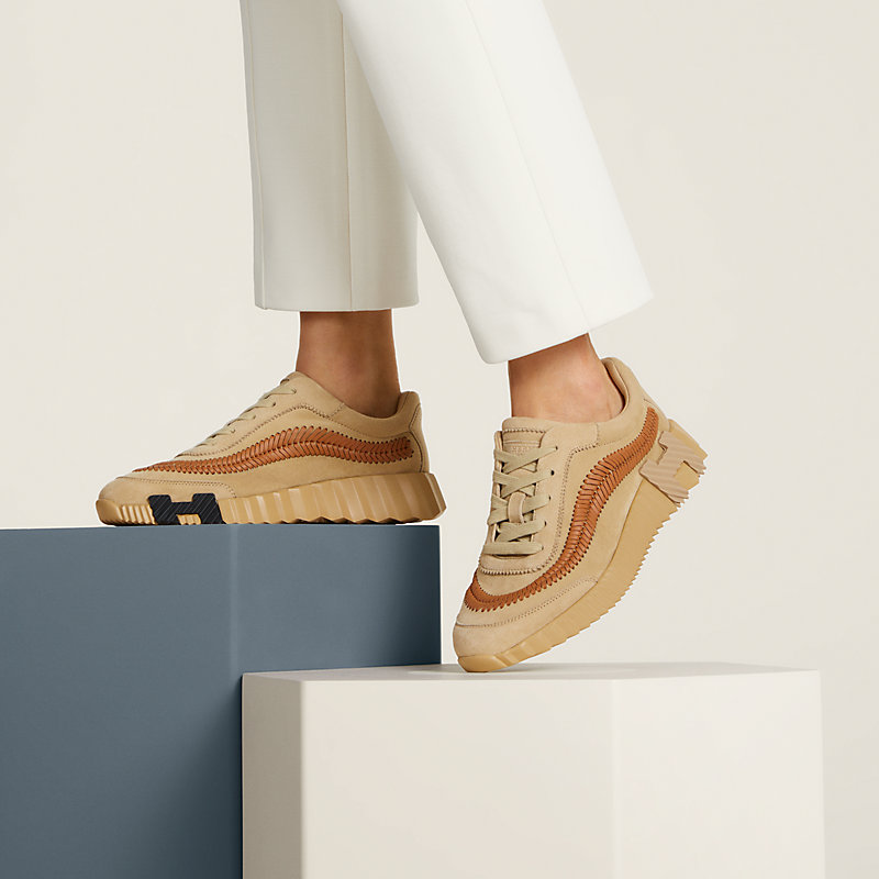 Bouncing sneaker