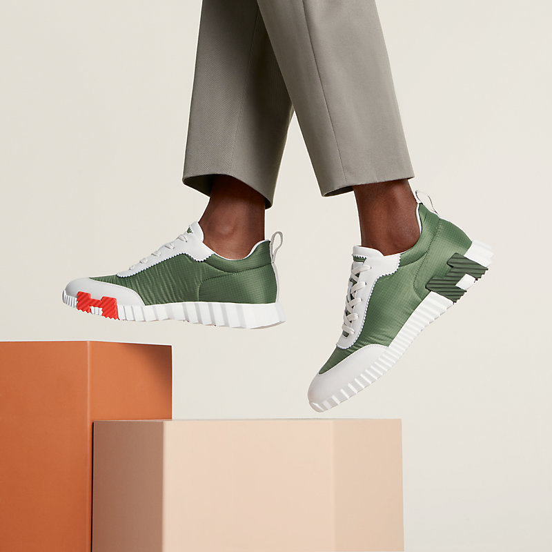 Bouncing sneaker