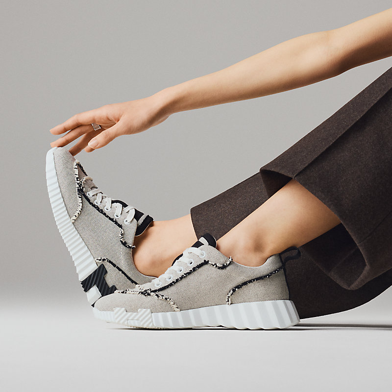 Bouncing sneaker