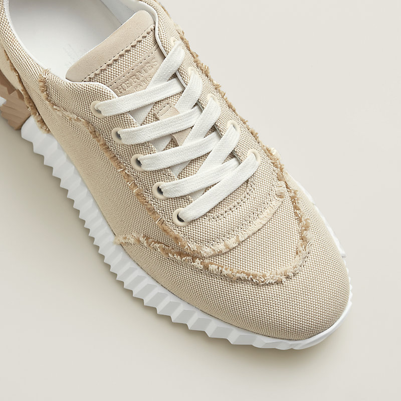 Bouncing sneaker