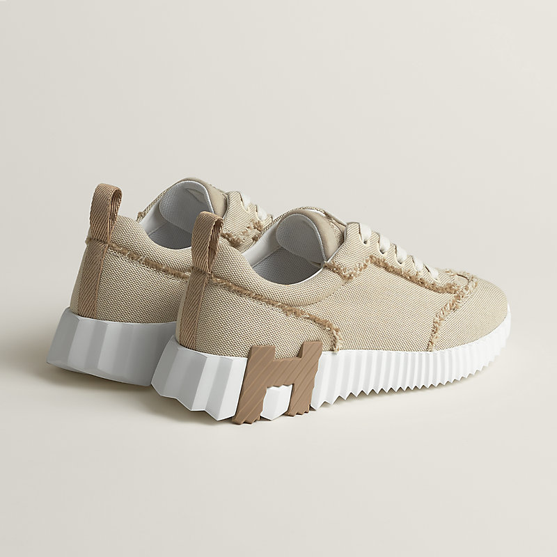 Bouncing sneaker