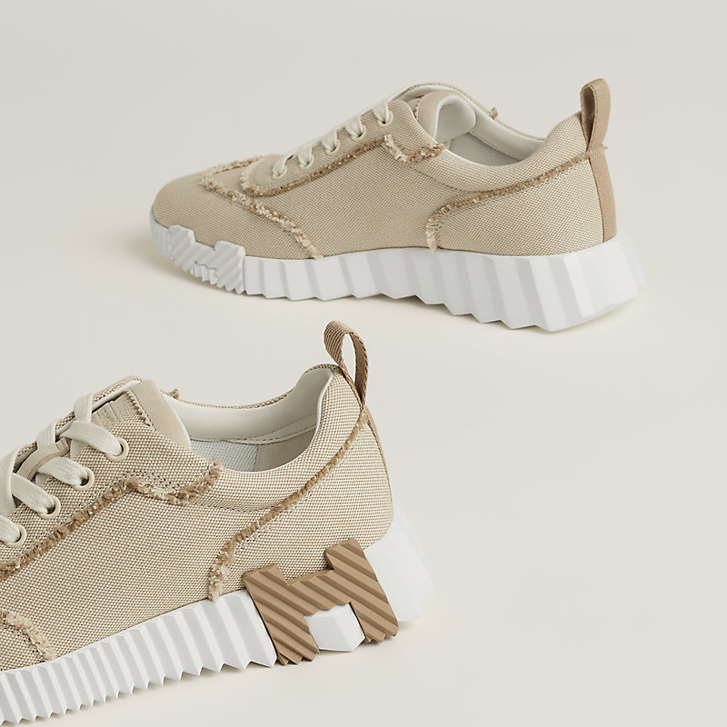 Bouncing sneaker