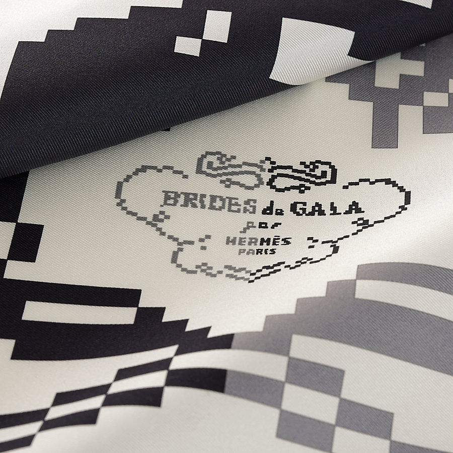 Brides de Gala Pixel pocket square 45