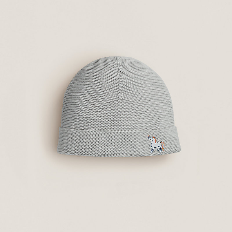 Cabriole hat