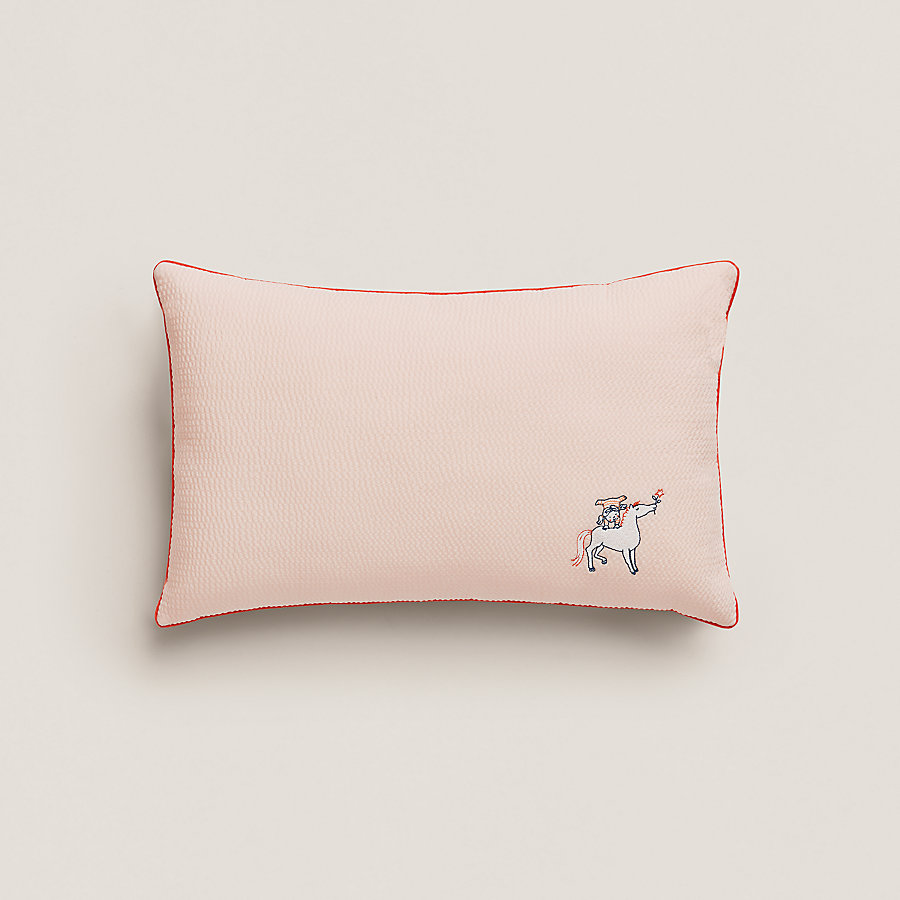 Cabriole pillow