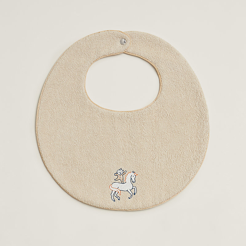 Cabriole round bib
