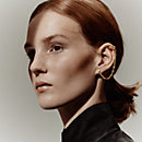 View: Worn, Chaine d'ancre Calypso right single ear climber earring