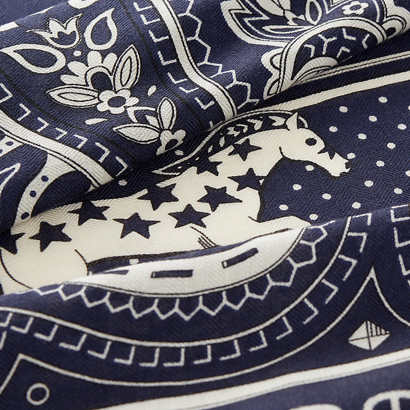 Cheval de Coeur Bandana shawl 140