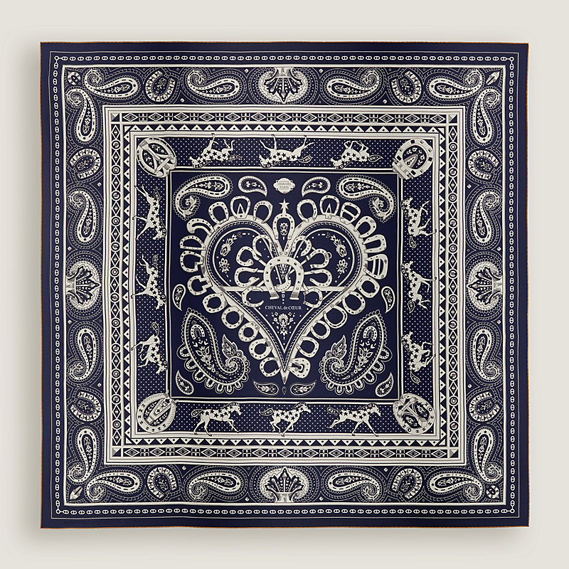 Cheval de Coeur Bandana shawl 140