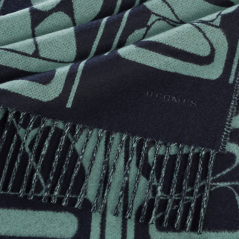 Clic, C'est Noue scarf