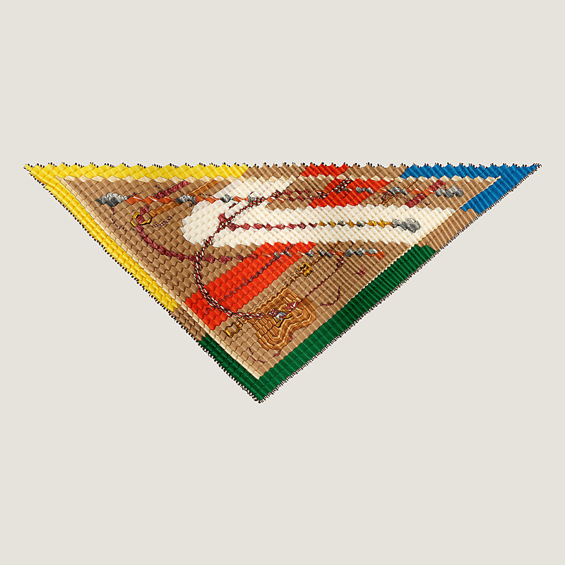 Clic-Clac pleated triangle