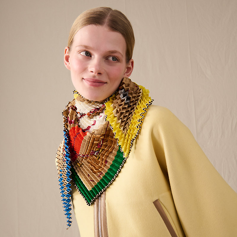 Clic-Clac pleated triangle