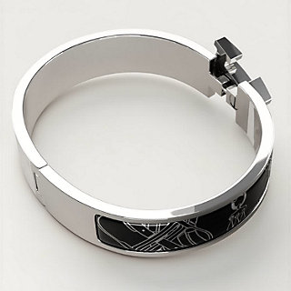優雅な遊び心を纏う HERMES Mors A Jouets bangle バングル Mors A Jouets bangle | Hermès Netherlands