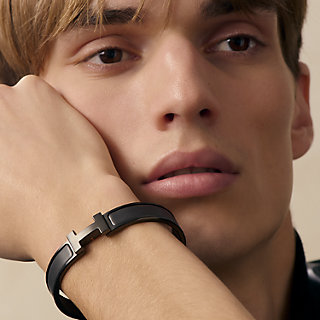 Clic HH So Black手镯| Hermès - 爱马仕官网 Clic HH So Black手镯| Hermès - 爱马仕官网