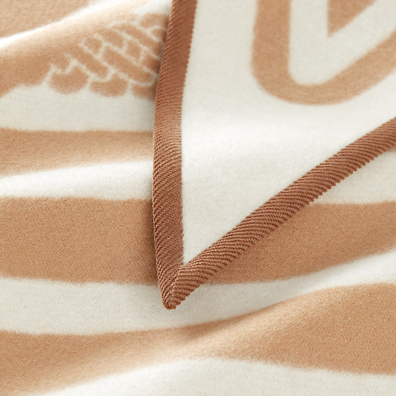 Coaching double face triangle scarf