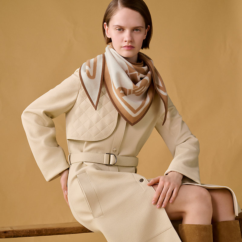 Coaching double face triangle scarf