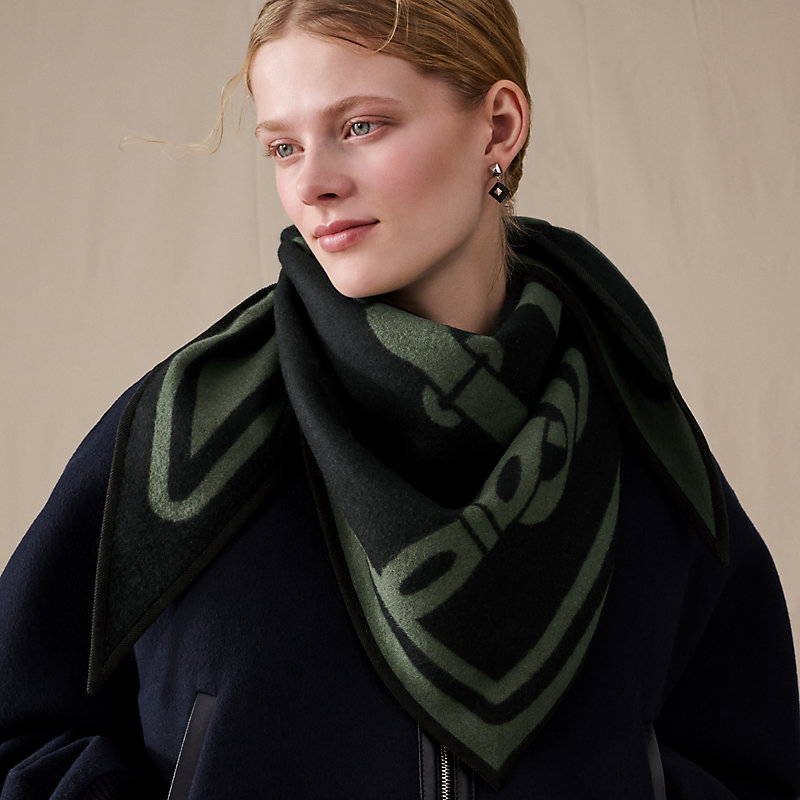 Coaching double face triangle scarf