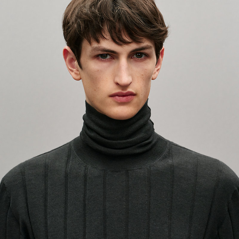 "Cotes et Maillons" turtleneck sweater