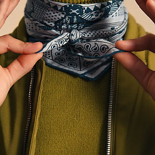 Couvertures et Tenues de Jour Bandana scarf 65 Blue Hermès