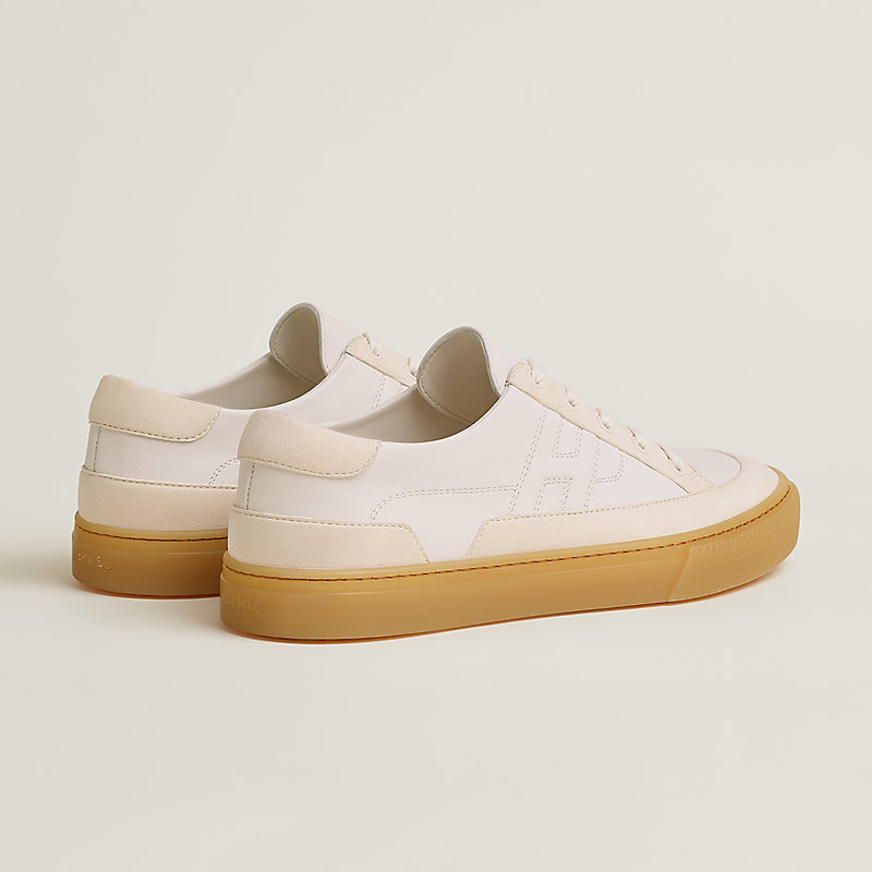 Deep sneaker