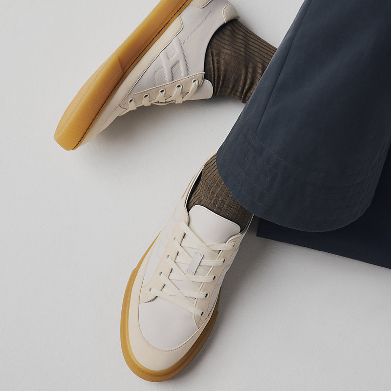 Deep sneaker