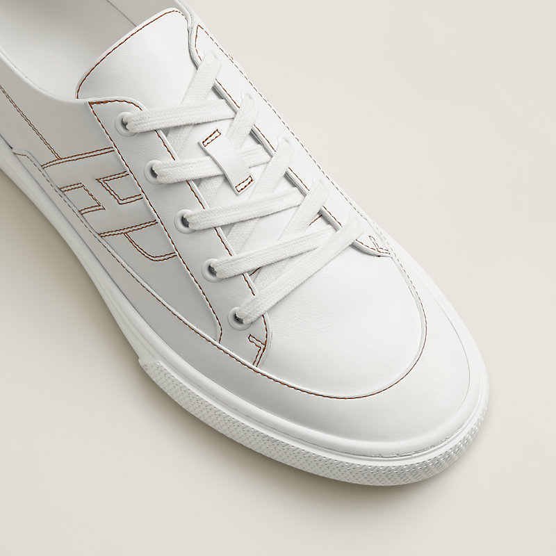 Deep sneaker