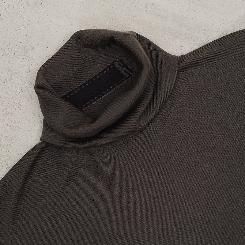 "Detail H" turtleneck sweater