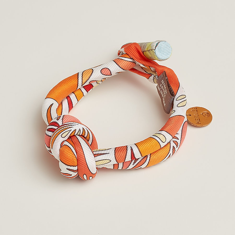 Double-knot silk bracelet