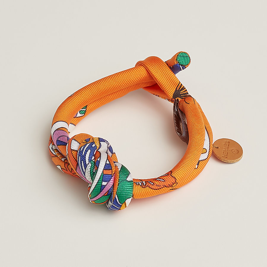 Double-knot silk bracelet