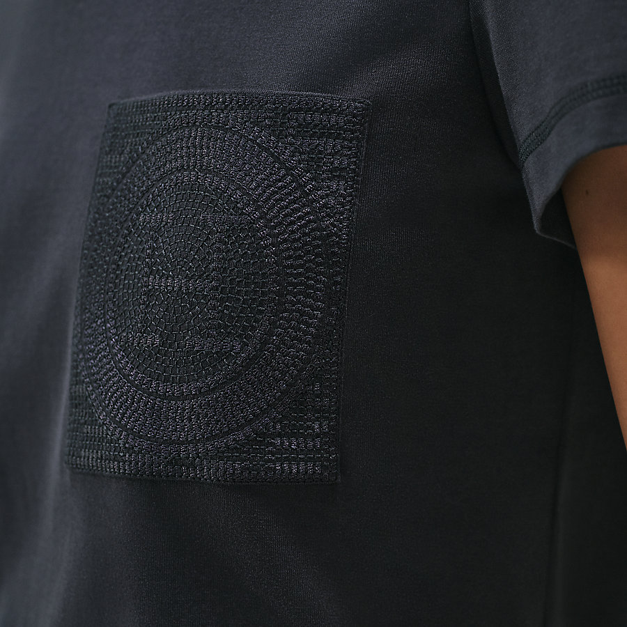 Embroidered pocket t-shirt