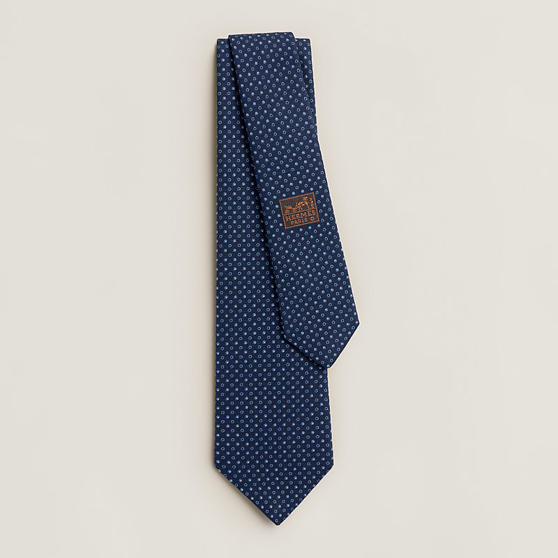 En Suspens tie