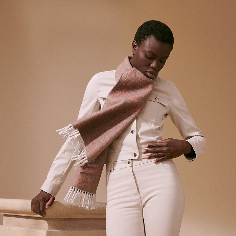 Eperon d'Or au Fil scarf