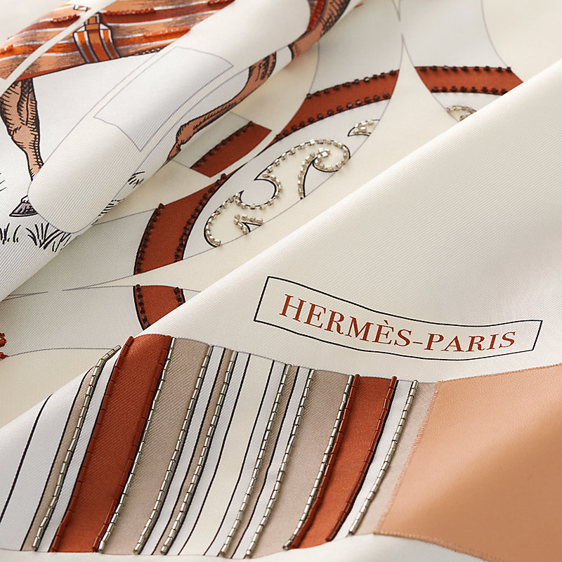 Eperon d'Or et Tenues de Jour embroidered giant scarf
