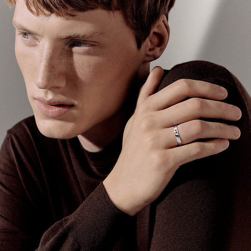 Ever Herakles wedding band