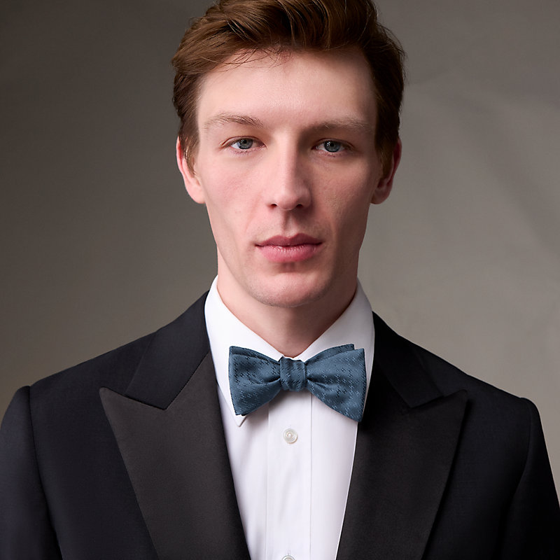 Faconne New H bow tie