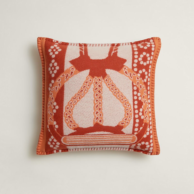 Fantaisie d'Etriers pillow